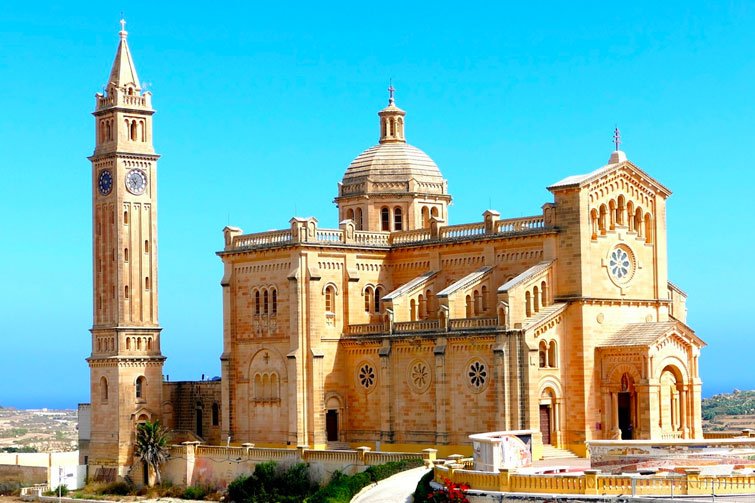Gozo, Malta - CARWIZ rent a car